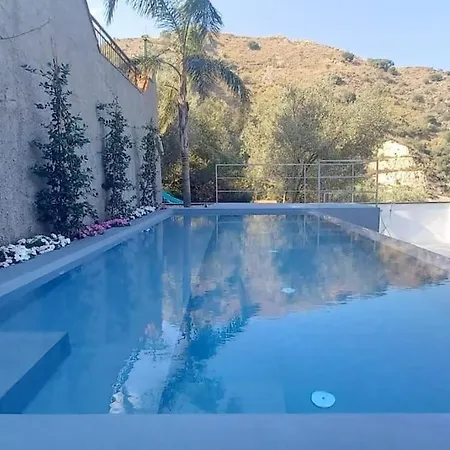 Suite Apartments Branco - Infinity Pool & Sea View - 5 Minuti Dal Centro Taormina